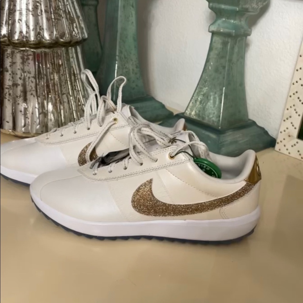 Nike Cortez woman’s size 7